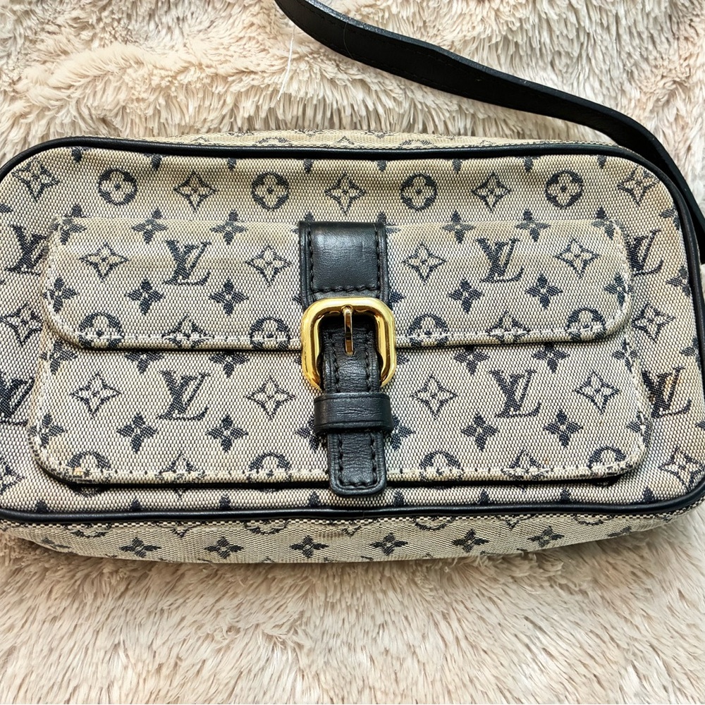 Louis Vuitton Juliet Bag - Picture 4 of 15